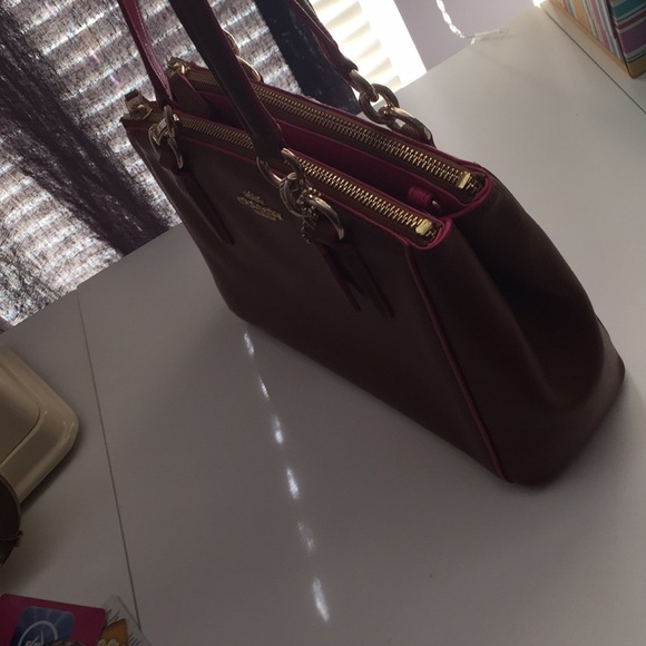 Coach light brown & bright pink accented hand bag - Picture 3 of 8